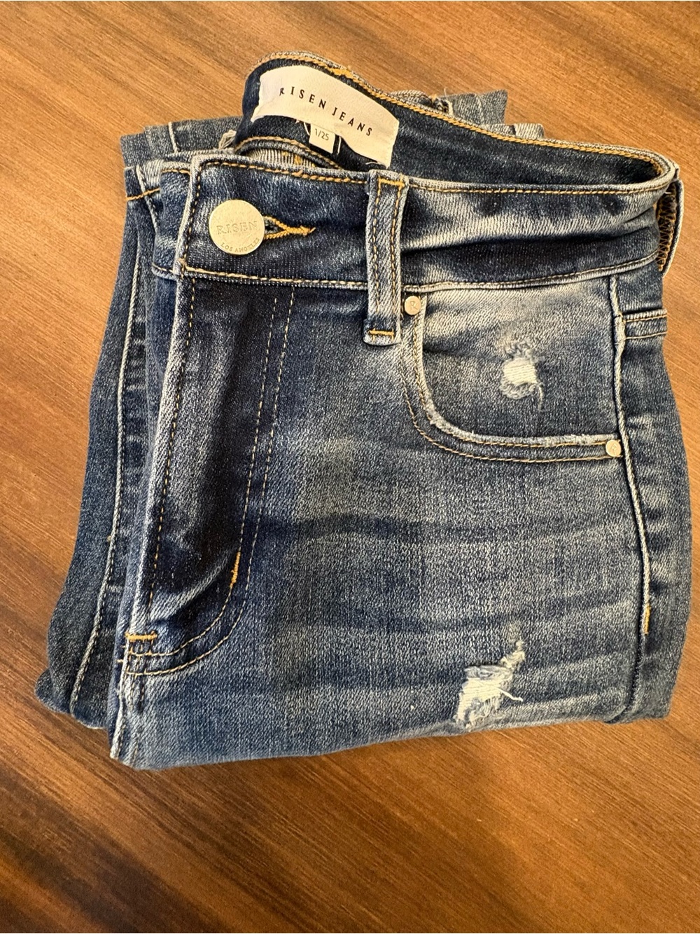 RISEN JEANS
Women's Distressed Blue stretch